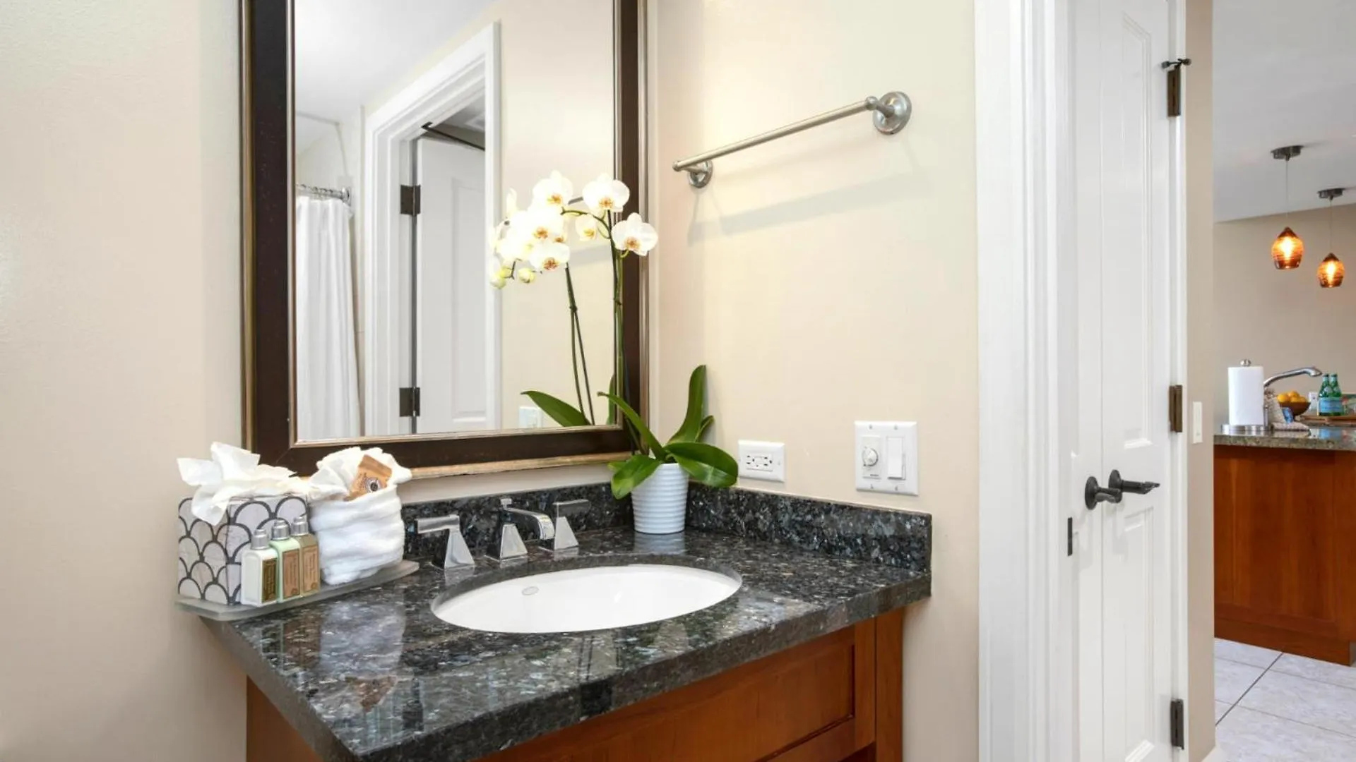 Honua Kai Beachfront Resort: Oceanview Oasis with Pools & Spa Kaanapali