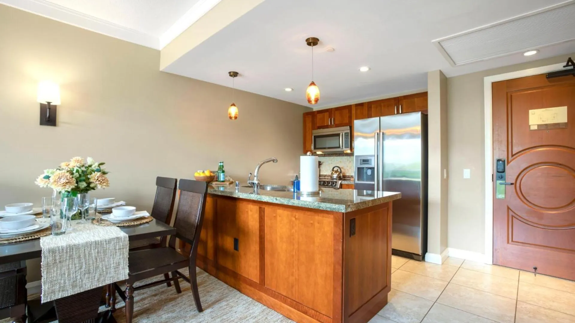 Honua Kai Beachfront Resort: Oceanview Oasis with Pools & Spa Kaanapali Apartment