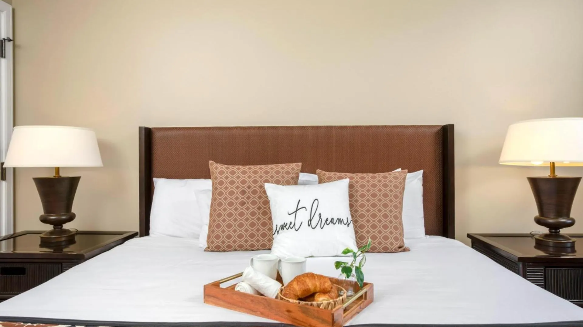 Apartment Honua Kai Beachfront Resort: Oceanview Oasis with Pools & Spa Kaanapali United States