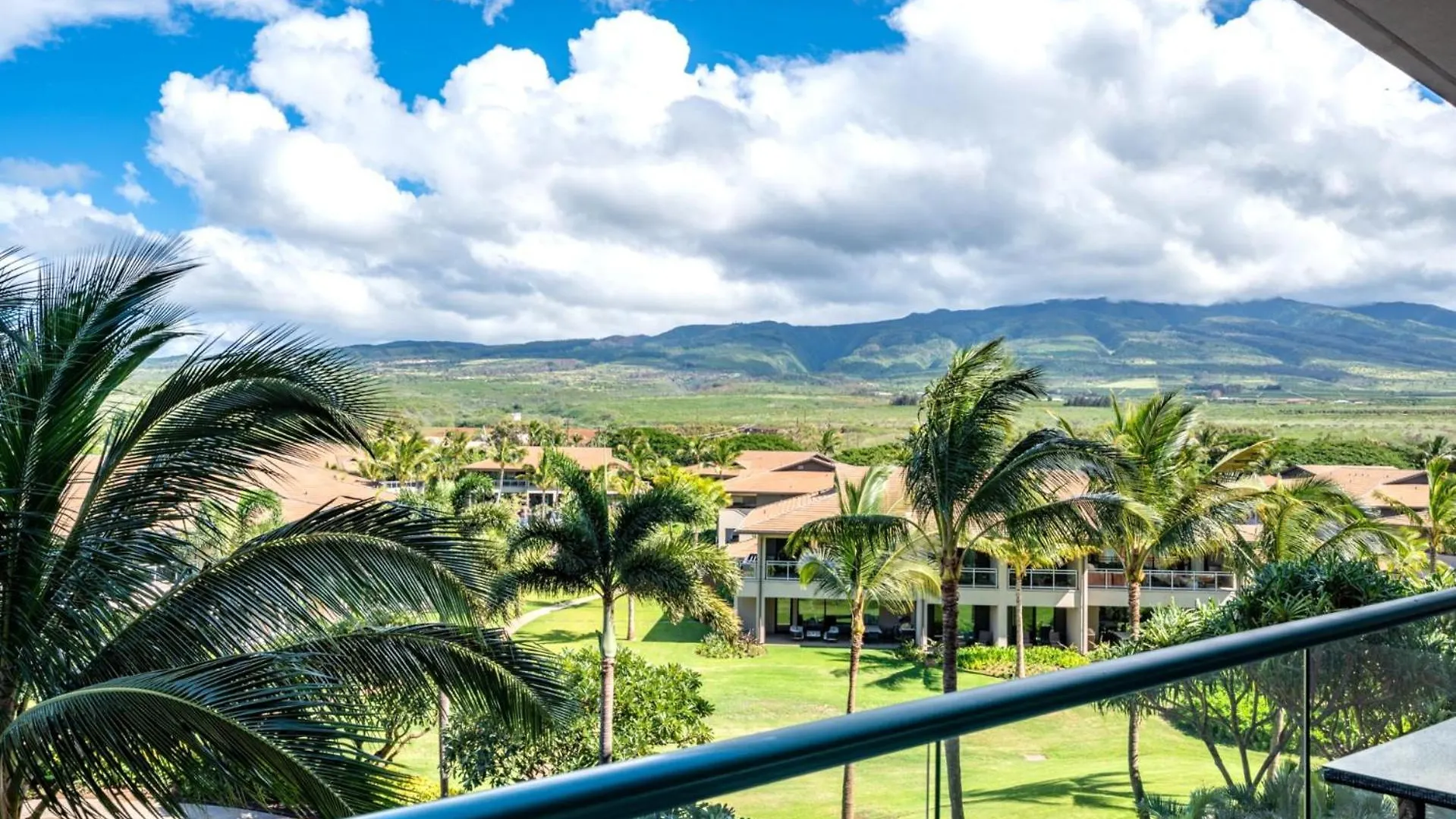 Honua Kai Beachfront Resort: Oceanview Oasis with Pools & Spa Kaanapali
