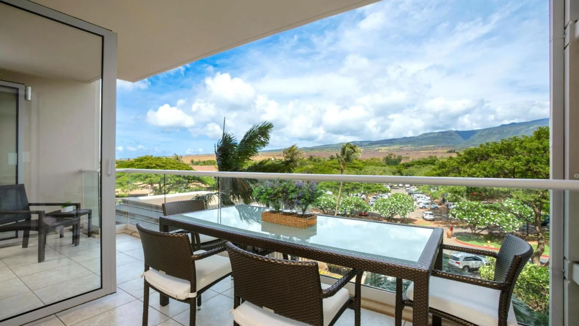Apartment Honua Kai Beachfront Resort: Oceanview Oasis with Pools & Spa Kaanapali United States